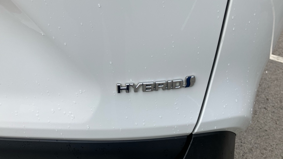 Toyota RAV4 2.5 VVT-i Hybrid Design 5dr CVT Hybrid Estate - Image 27