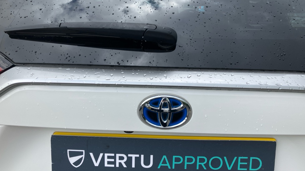 Toyota RAV4 2.5 VVT-i Hybrid Design 5dr CVT Hybrid Estate - Image 28