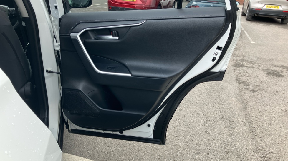 Toyota RAV4 2.5 VVT-i Hybrid Design 5dr CVT Hybrid Estate - Image 34