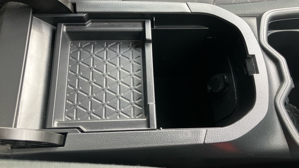 Toyota RAV4 2.5 VVT-i Hybrid Design 5dr CVT Hybrid Estate - Image 48
