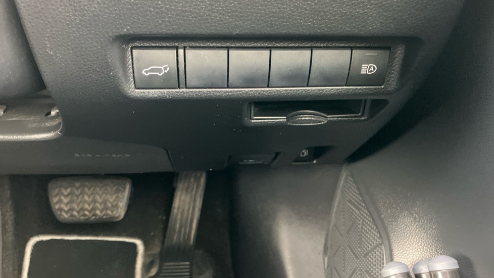 Toyota RAV4 2.5 VVT-i Hybrid Design 5dr CVT Hybrid Estate - Image 51