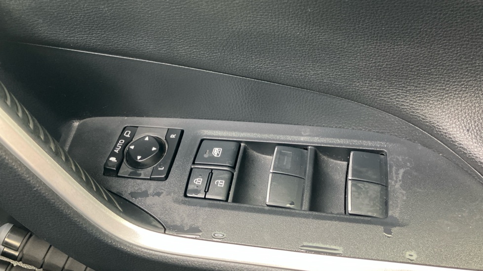 Toyota RAV4 2.5 VVT-i Hybrid Design 5dr CVT Hybrid Estate - Image 52