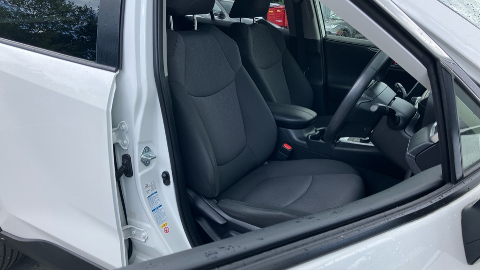 Toyota RAV4 2.5 VVT-i Hybrid Design 5dr CVT Hybrid Estate - Image 63