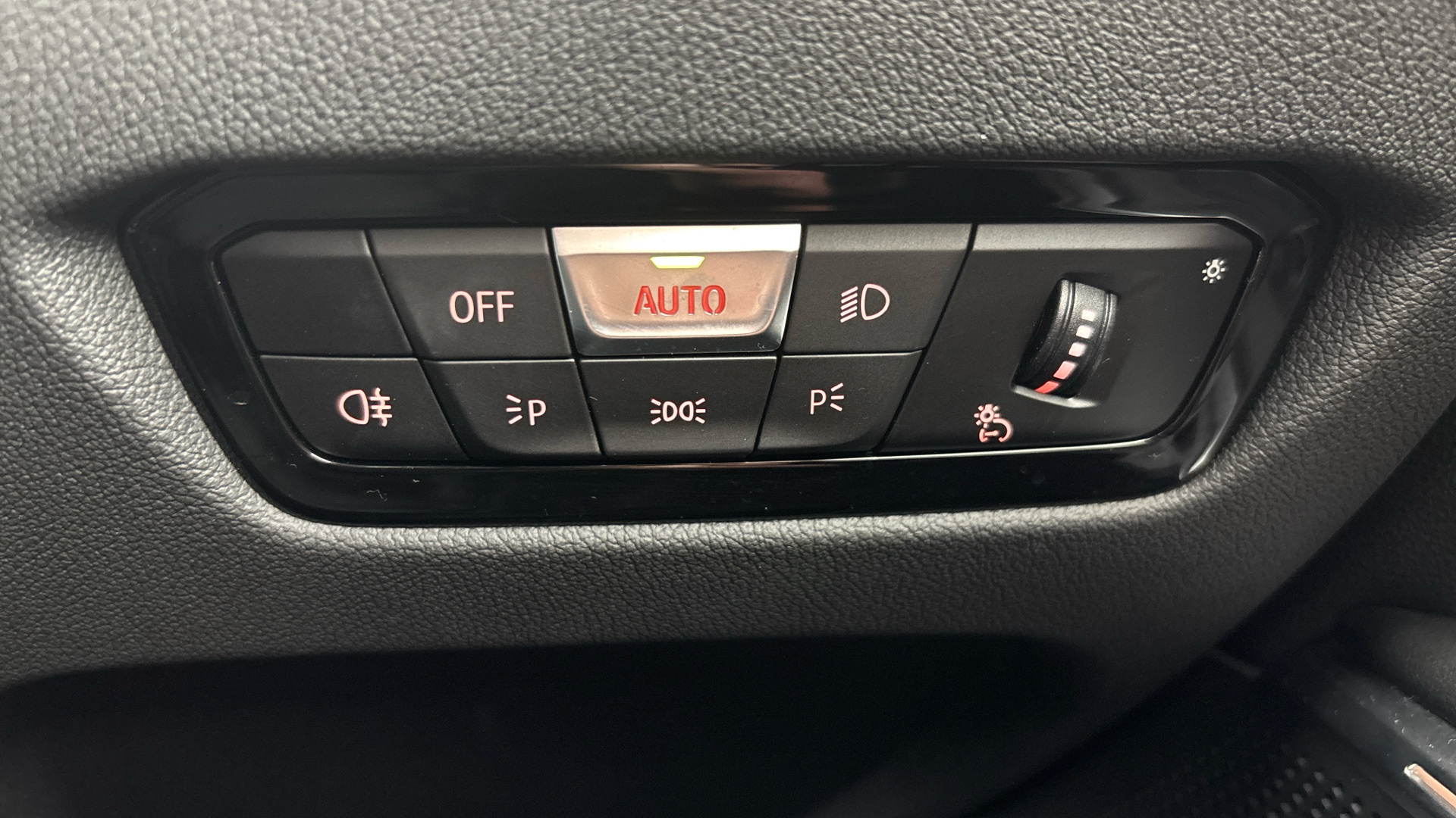 Used BMW 3 Series 2.0 320i M Sport Auto Euro 6 (s/s) 4dr - Image 37