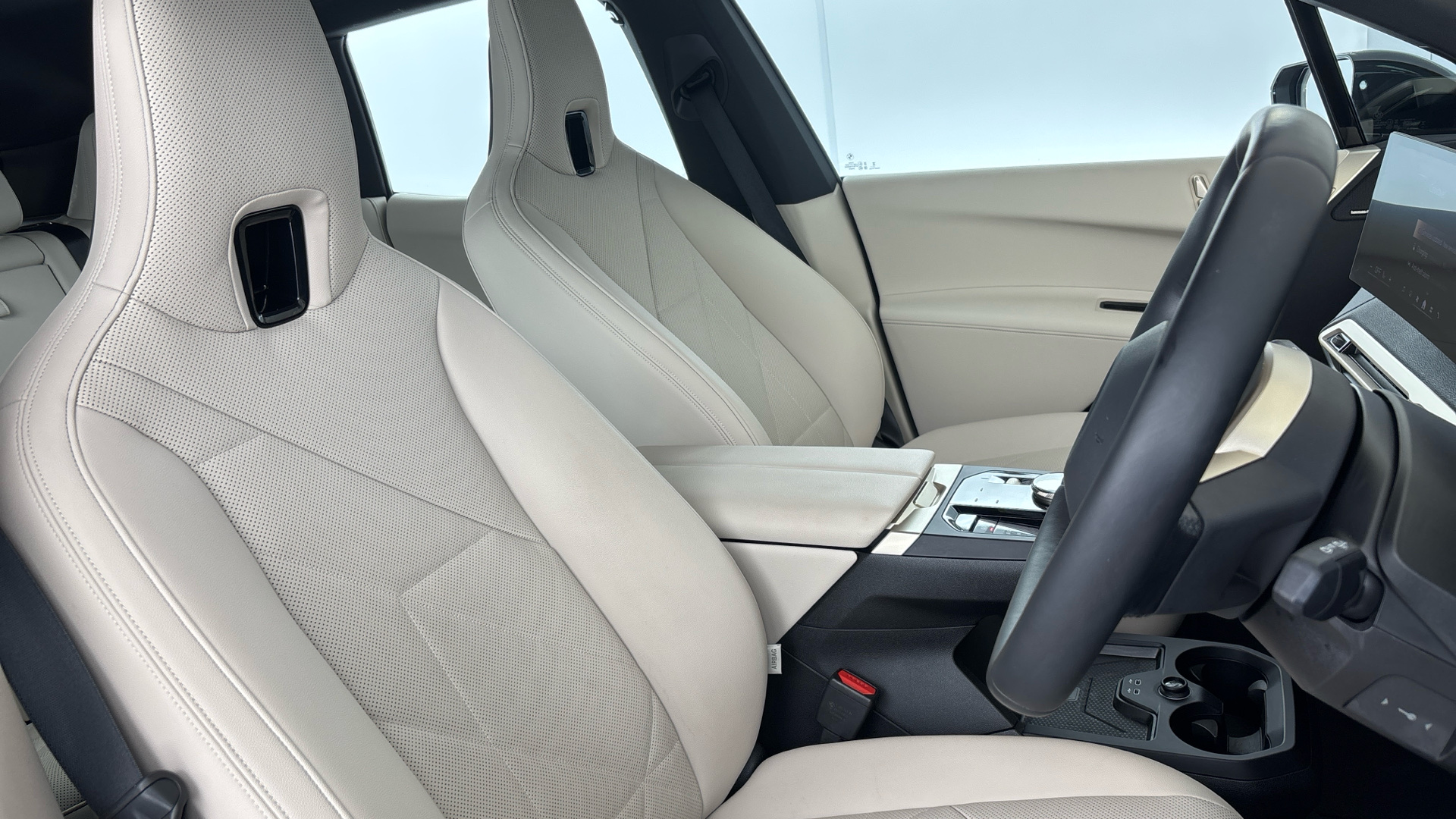 Used BMW iX 40 76.6kWh M Sport Auto xDrive 5dr (11kW Charger) - Image 11