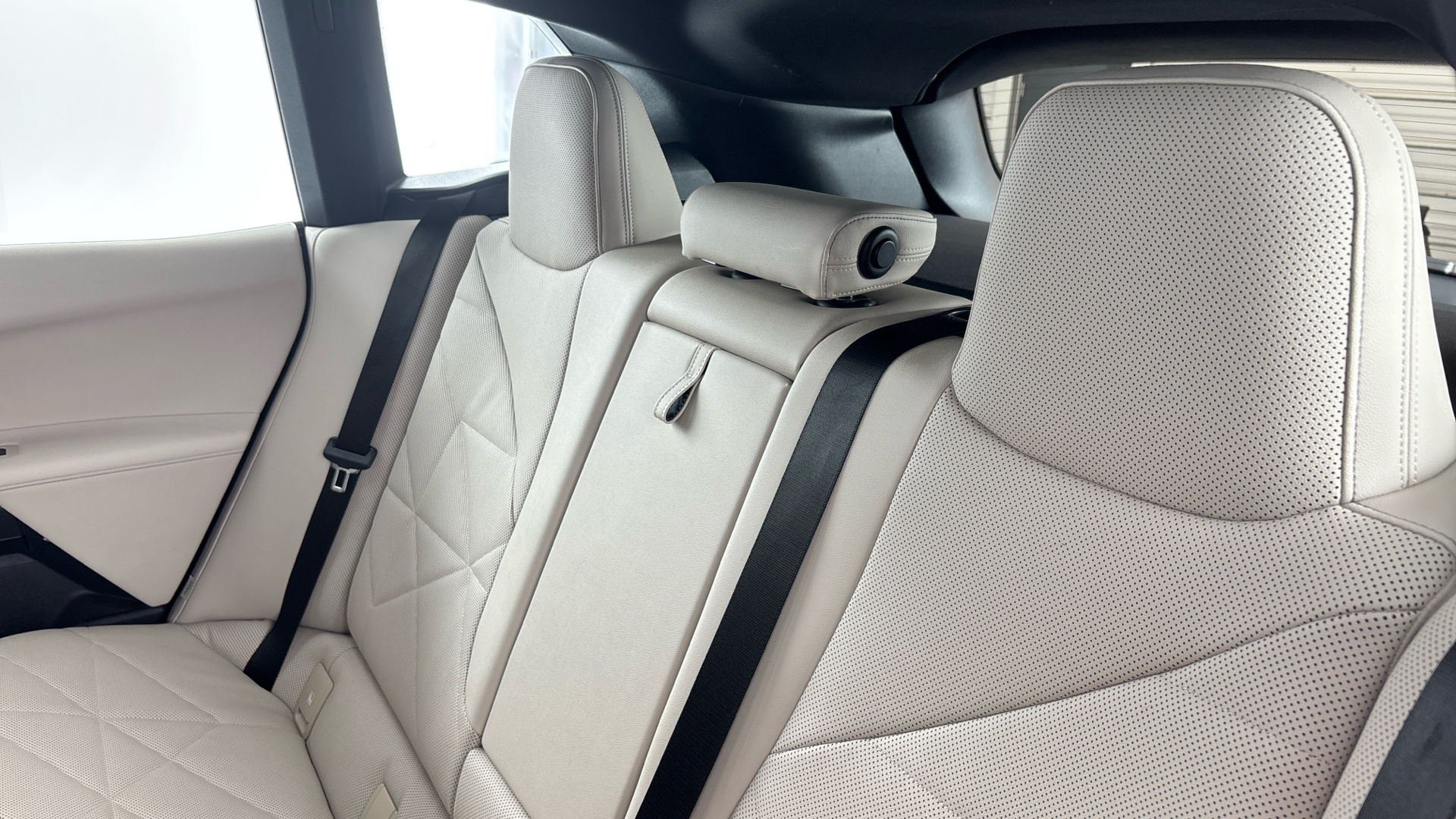 Used BMW iX 40 76.6kWh M Sport Auto xDrive 5dr (11kW Charger) - Image 12