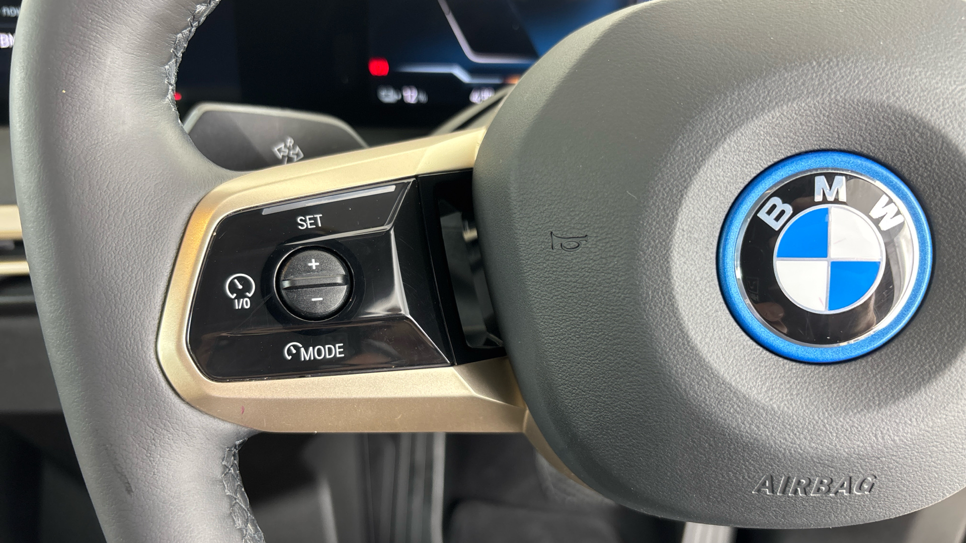 Used BMW iX 40 76.6kWh M Sport Auto xDrive 5dr (11kW Charger) - Image 17