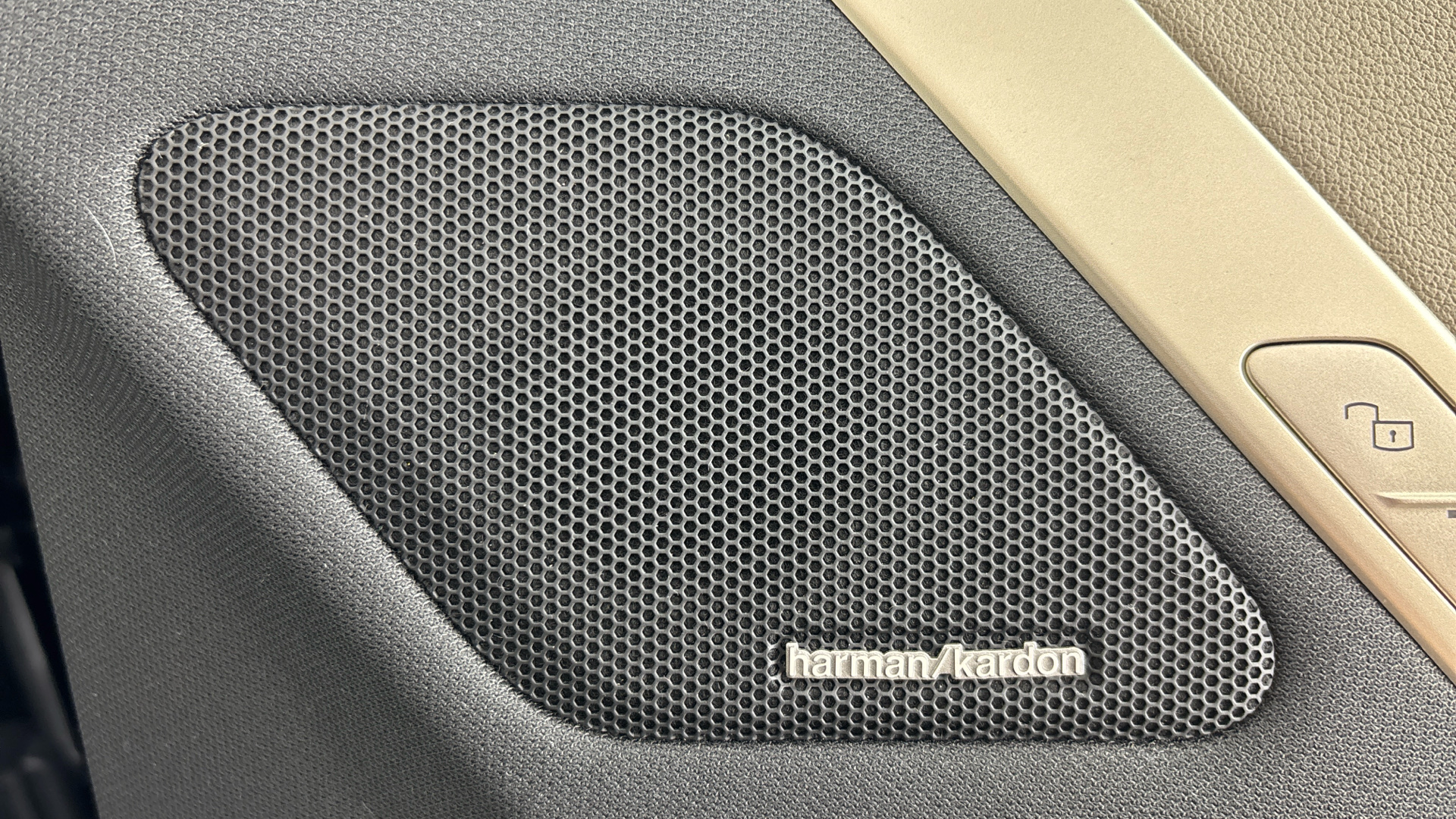 Used BMW iX 40 76.6kWh M Sport Auto xDrive 5dr (11kW Charger) - Image 20