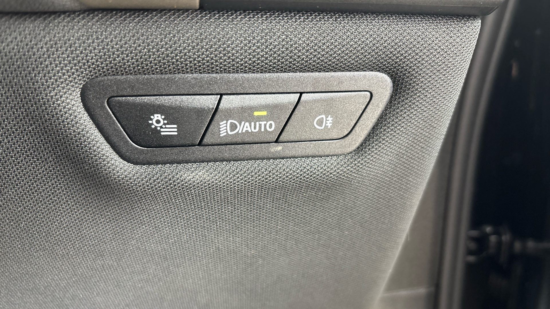 Used BMW iX 40 76.6kWh M Sport Auto xDrive 5dr (11kW Charger) - Image 40