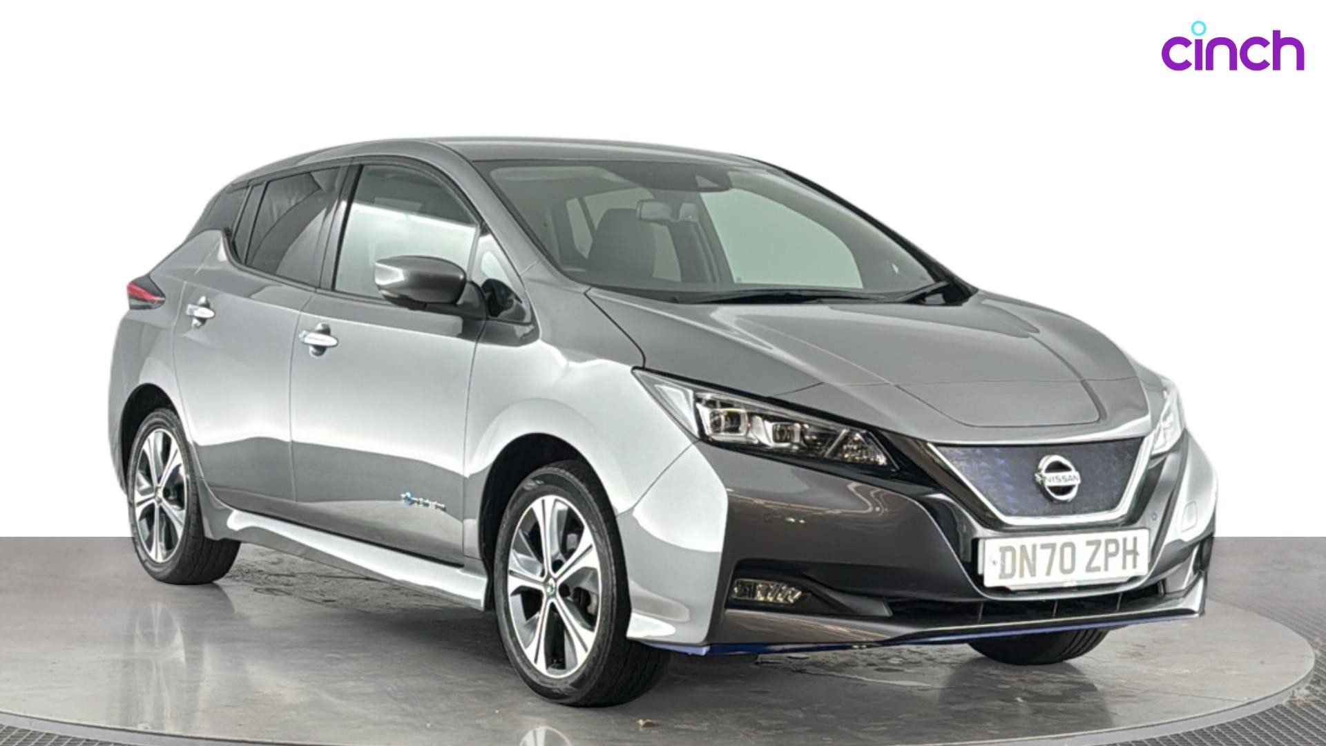 Nissan Leaf listing photo