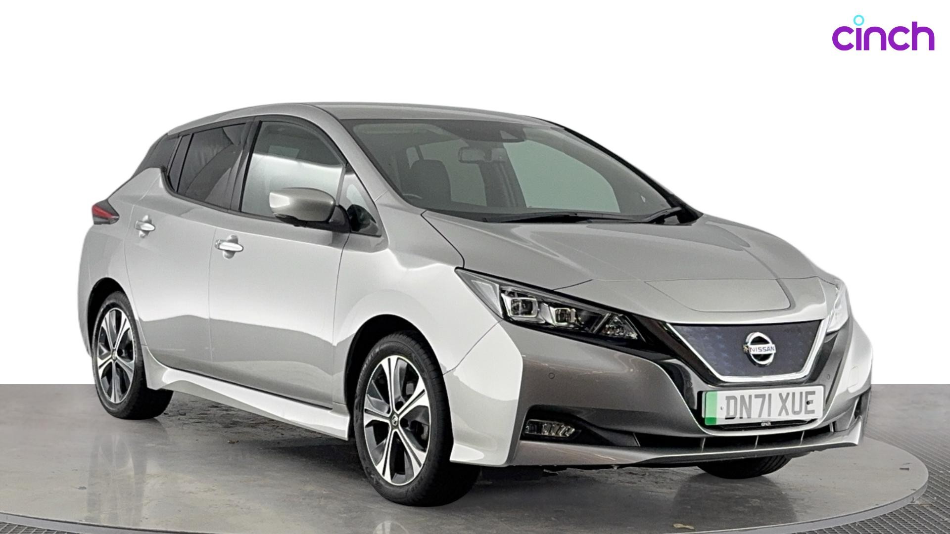 Nissan LEAF listing photo