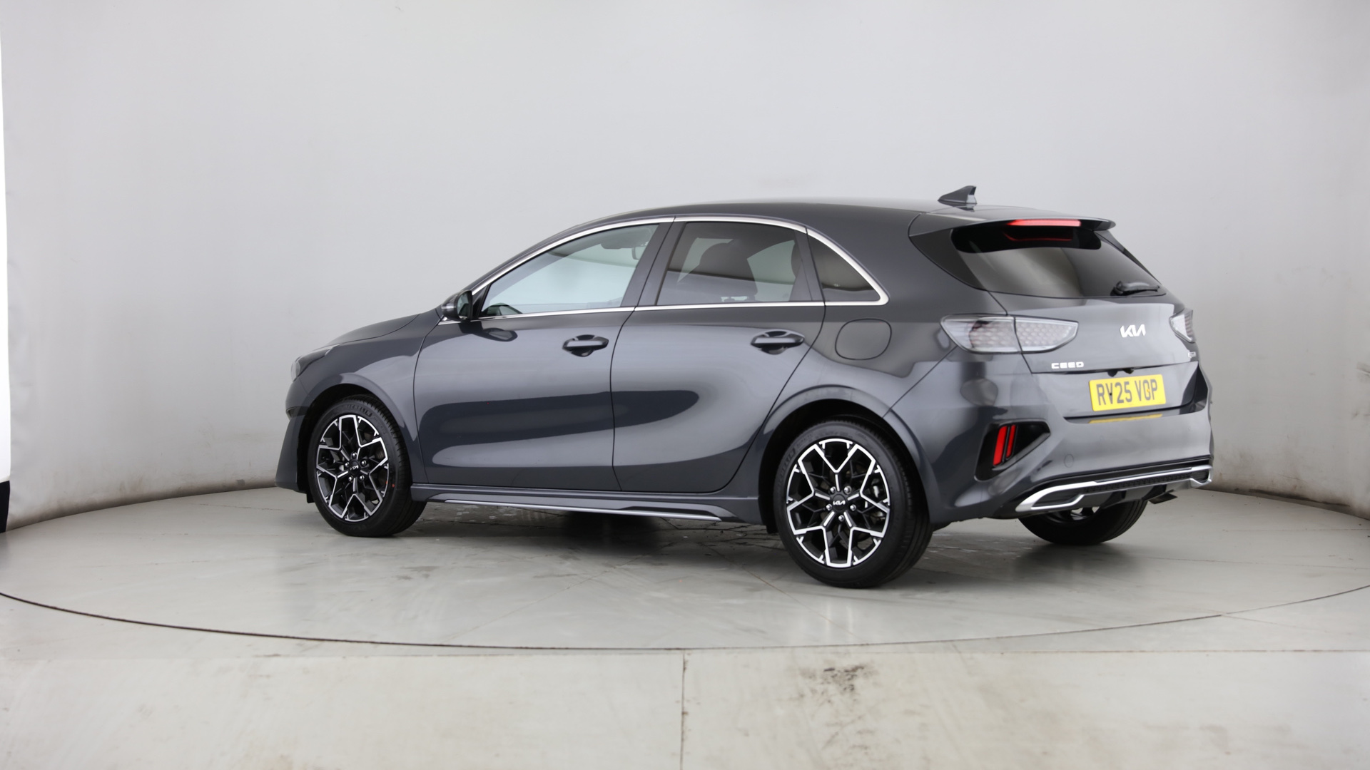 Used Kia Ceed 1.5 T-GDi GT-Line DCT Euro 6 (s/s) 5dr - Image 2