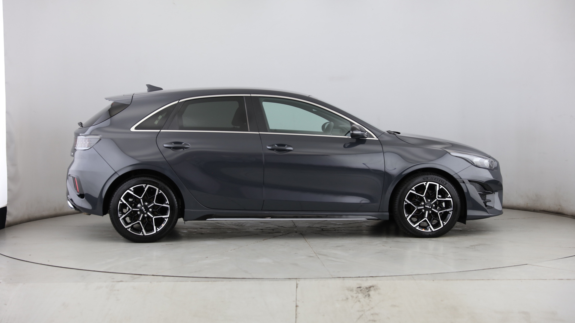 Used Kia Ceed 1.5 T-GDi GT-Line DCT Euro 6 (s/s) 5dr - Image 3
