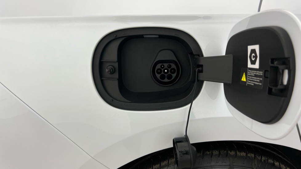 BYD Seal 6 1.5 DM-i Boost 5dr e-CVT Estate - Image 20