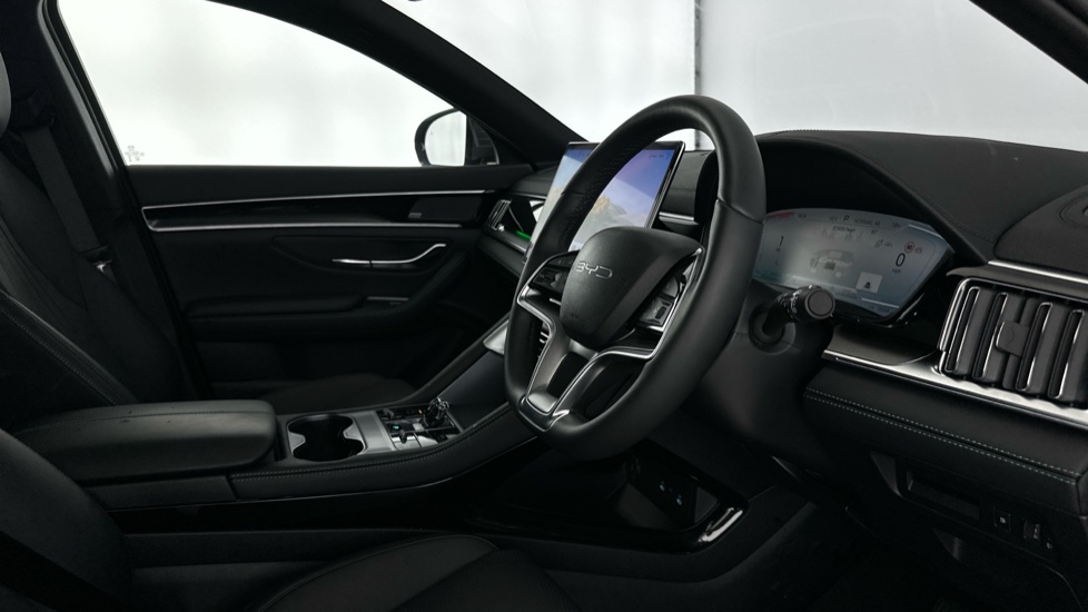 BYD Seal U 1.5 DM-i Comfort 5dr Auto Estate - Image 11