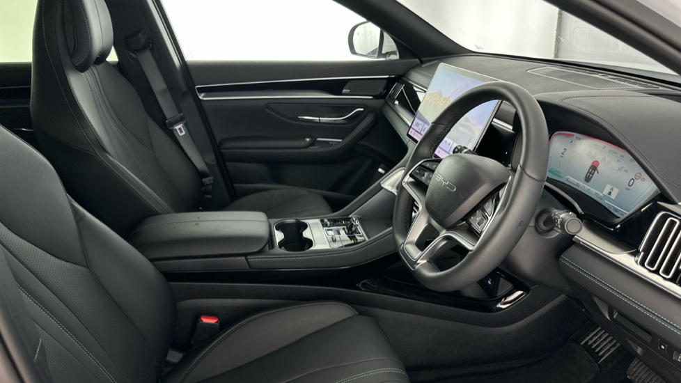 BYD Seal U 1.5 DM-i Comfort 5dr Auto Estate - Image 11