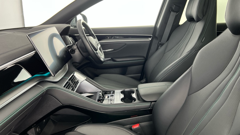 BYD Seal U 1.5 DM-i Comfort 5dr Auto Estate - Image 10