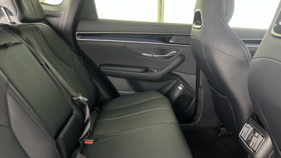 BYD Seal U 1.5 DM-i Comfort 5dr Auto Estate - Image 12