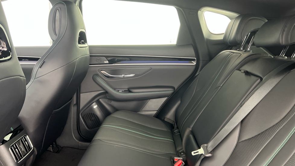 BYD Seal U 1.5 DM-i Comfort 5dr Auto Estate - Image 13