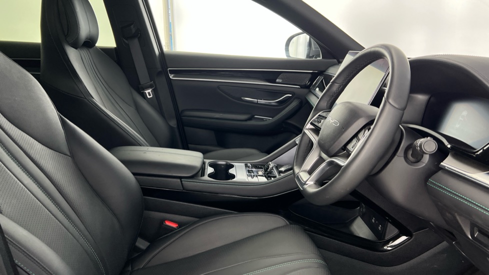 BYD Seal U 1.5 DM-i Comfort 5dr Auto Estate - Image 11