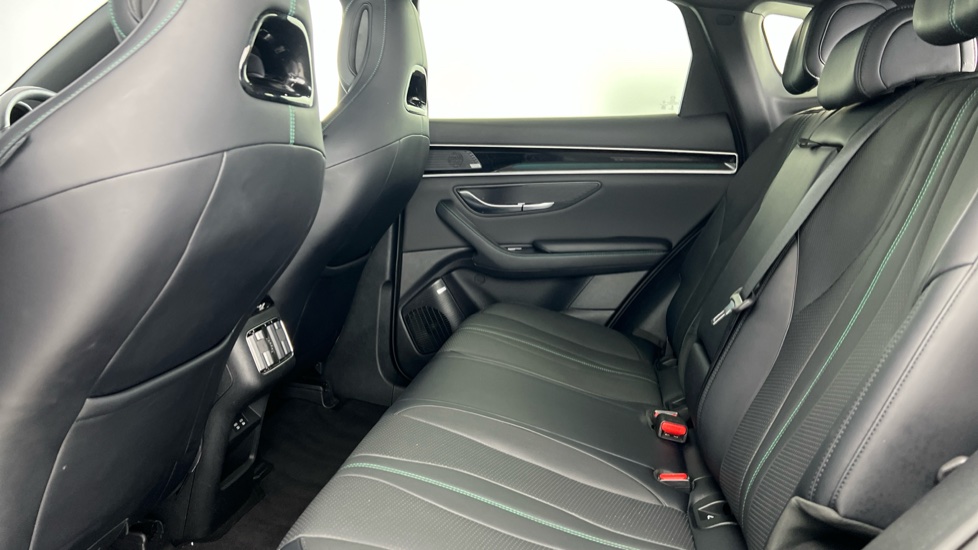 BYD Seal U 1.5 DM-i Comfort 5dr Auto Estate - Image 13