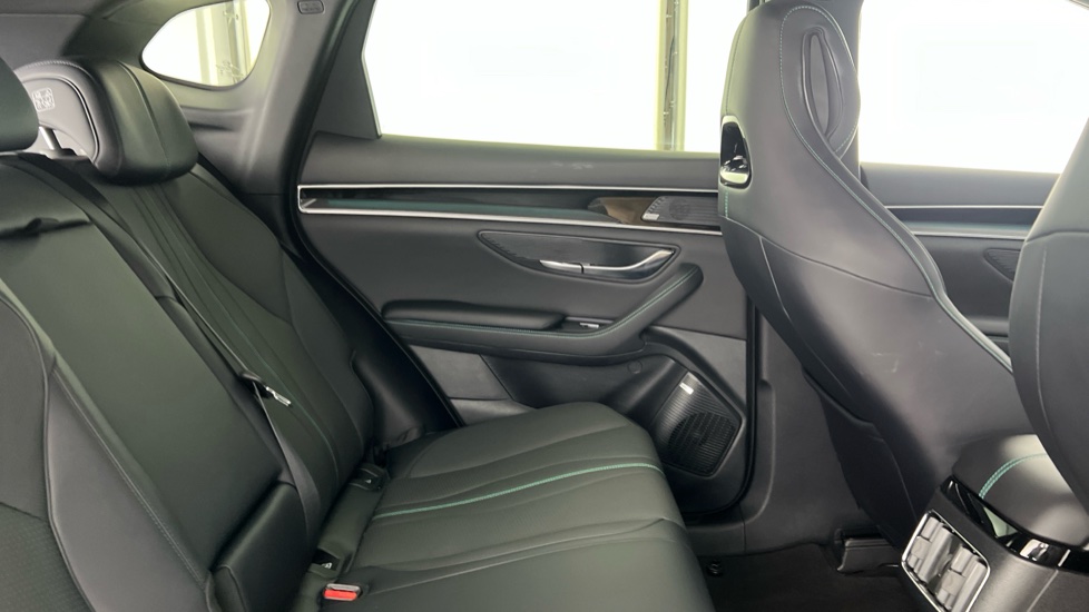 BYD Seal U 1.5 DM-i Comfort 5dr Auto Estate - Image 12