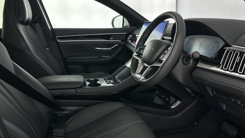 BYD Seal U 1.5 DM-i Comfort 5dr Auto Estate - Image 11