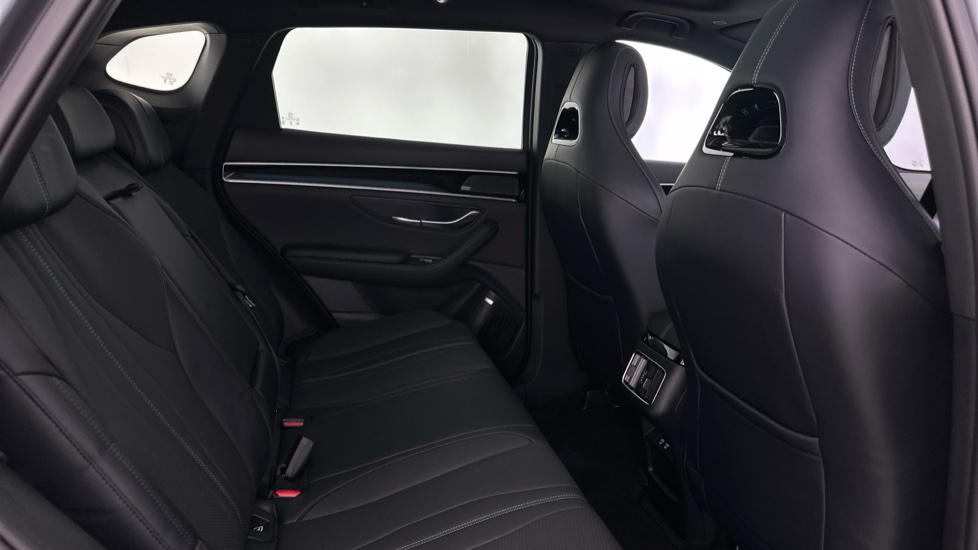 BYD Seal U 1.5 DM-i Comfort 5dr Auto Estate - Image 16
