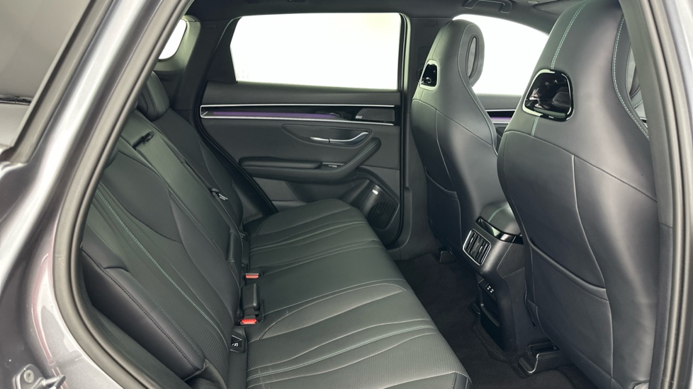 BYD Seal U 1.5 DM-i Comfort 5dr Auto Estate - Image 12