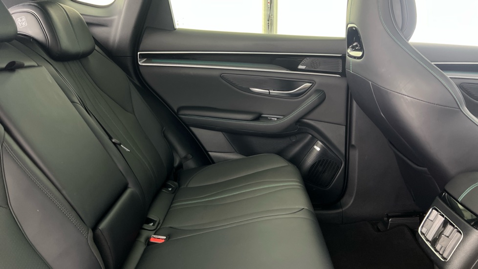 BYD Seal U 1.5 DM-i Comfort 5dr Auto Estate - Image 12