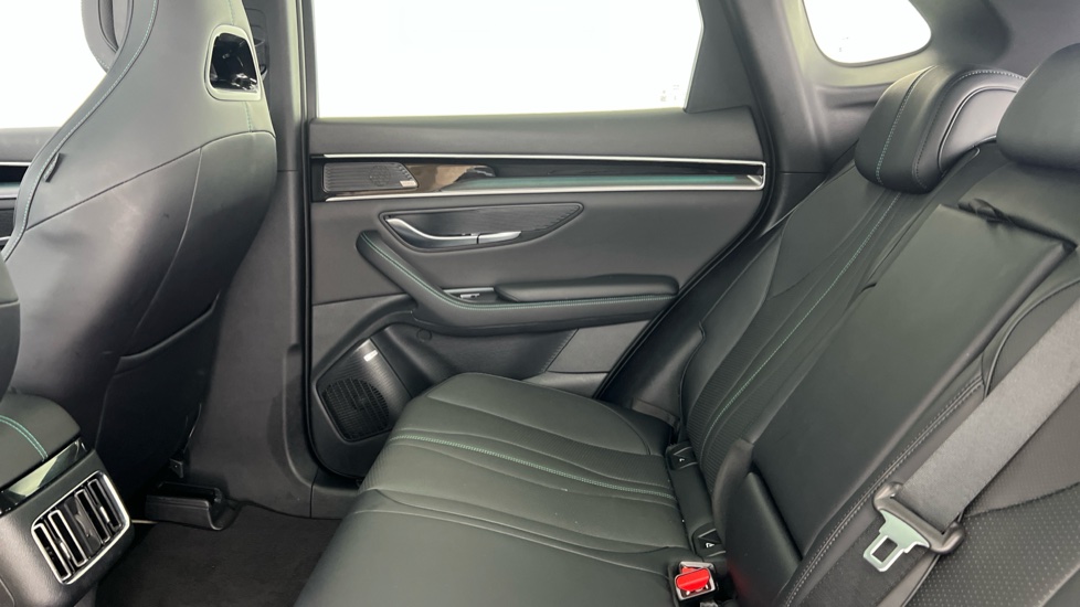 BYD Seal U 1.5 DM-i Comfort 5dr Auto Estate - Image 13
