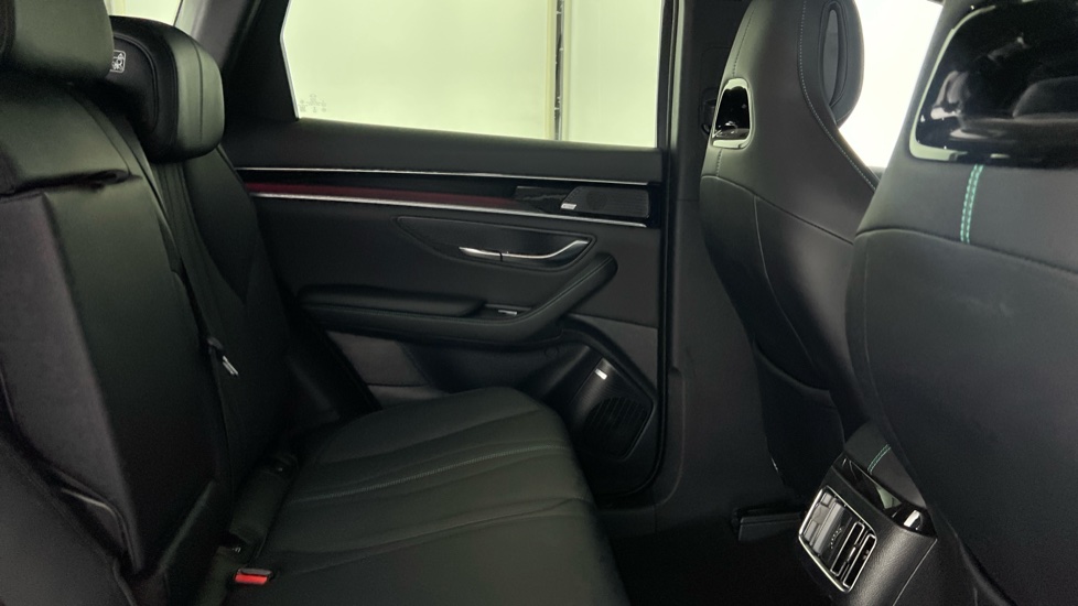 BYD Seal U 1.5 DM-i Comfort 5dr Auto Estate - Image 12