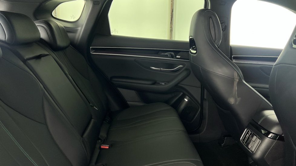 BYD Seal U 1.5 DM-i Comfort 5dr Auto Estate - Image 12