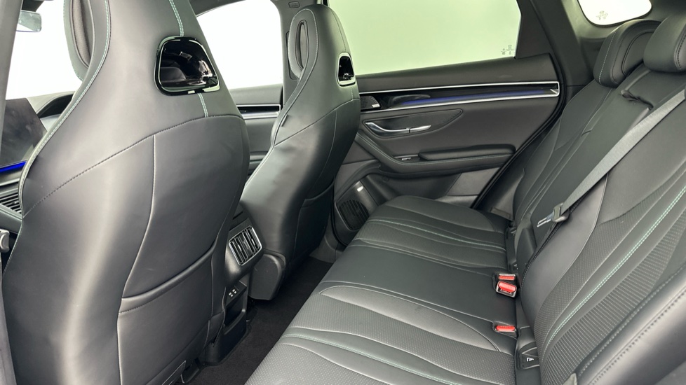 BYD Seal U 1.5 DM-i Boost 5dr Auto Estate - Image 13