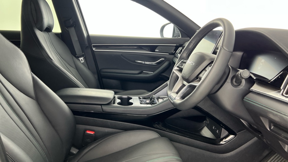BYD Seal U 1.5 DM-i Boost 5dr Auto Estate - Image 11