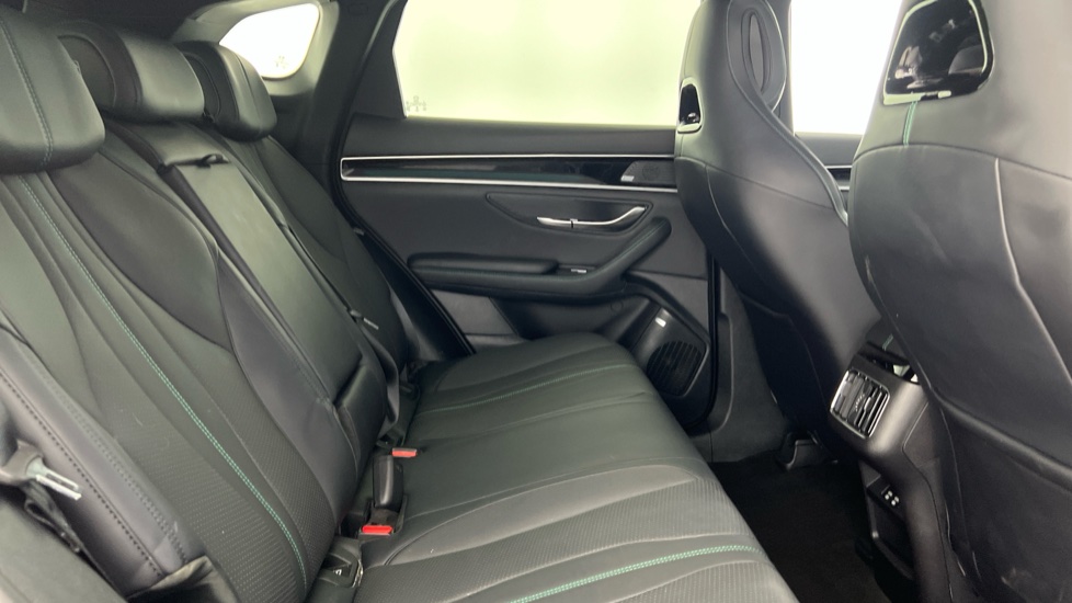 BYD Seal U 1.5 DM-i Boost 5dr Auto Estate - Image 12