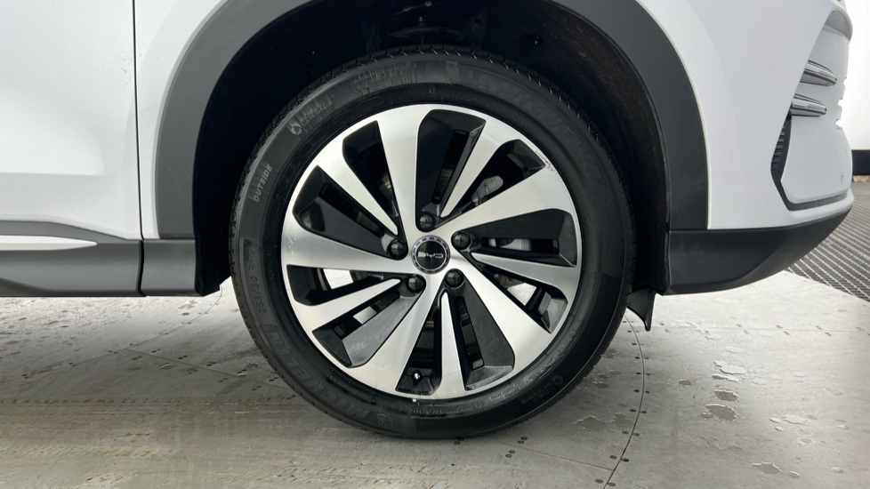 BYD Seal U 1.5 DM-i Boost 5dr Auto Estate - Image 18