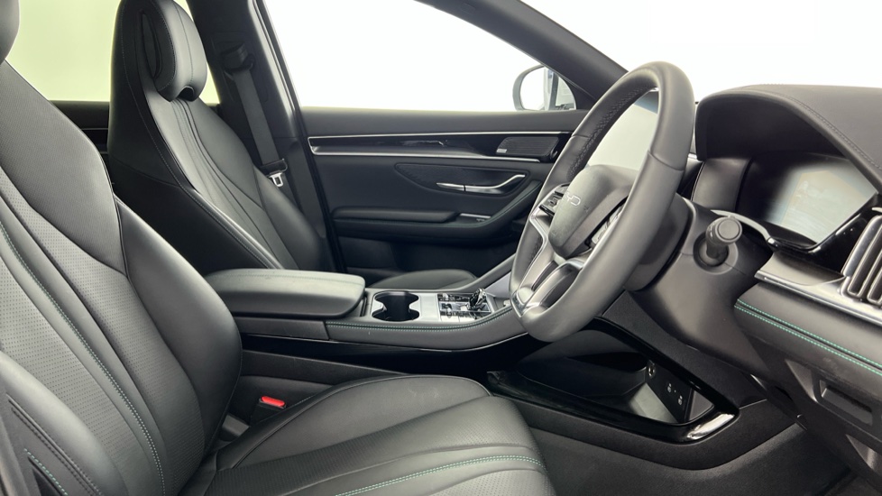 BYD Seal U 1.5 DM-i Comfort 5dr Auto Estate - Image 11