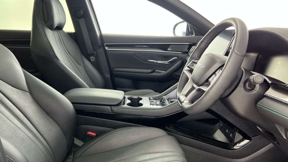 BYD Seal U 1.5 DM-i Comfort 5dr Auto Estate - Image 11