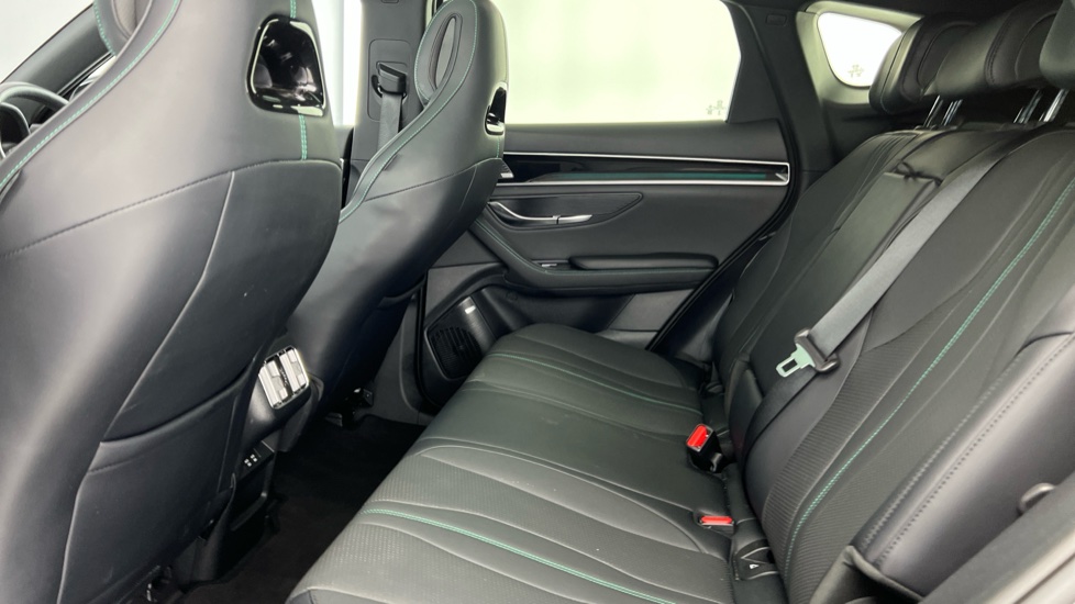 BYD Seal U 1.5 DM-i Comfort 5dr Auto Estate - Image 13