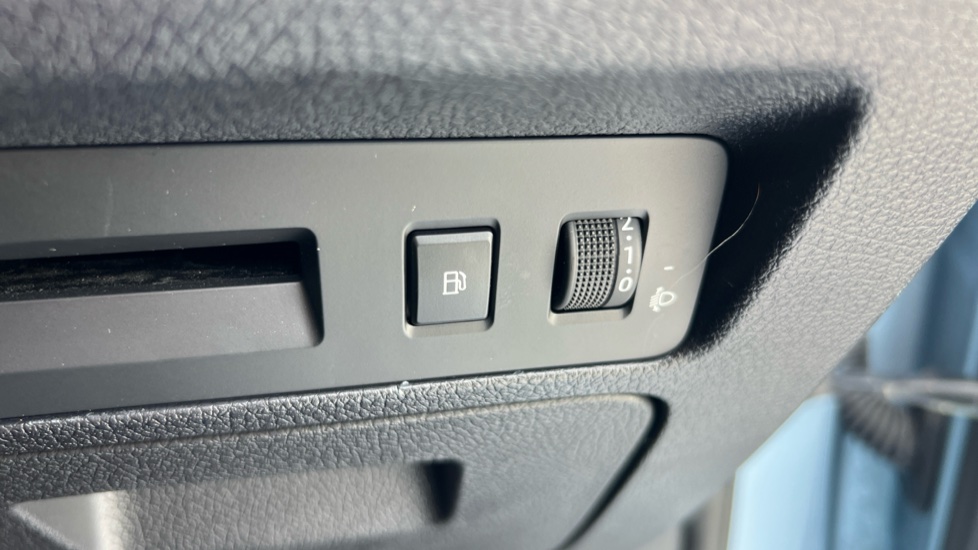 BYD Seal U 1.5 DM-i Boost 5dr Auto Estate - Image 40