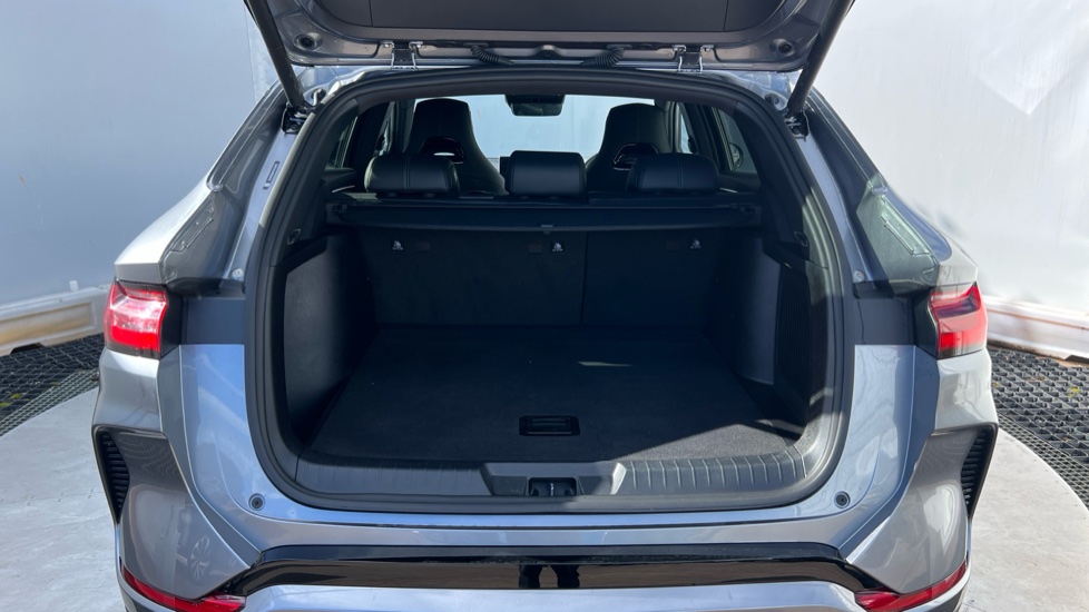 BYD Seal U 1.5 DM-i Comfort 5dr Auto Estate - Image 4