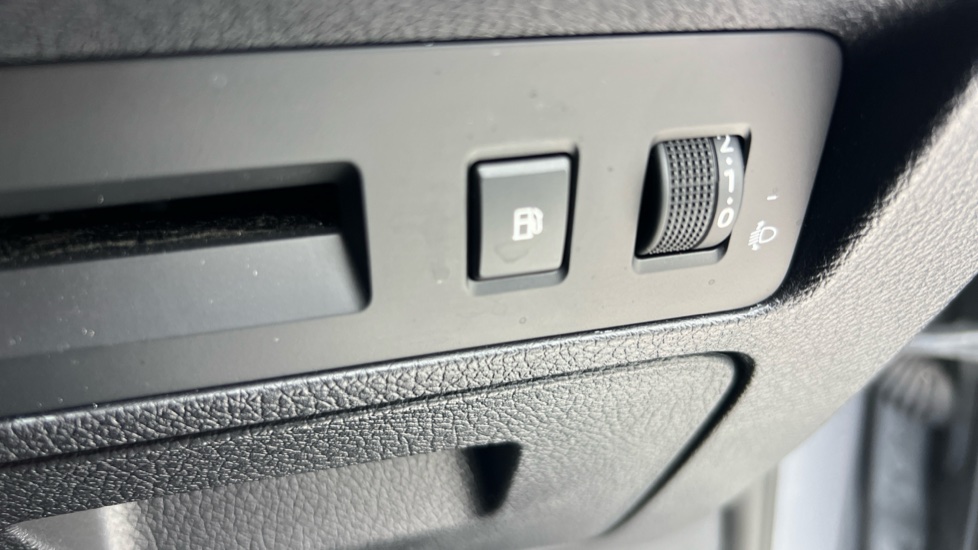 BYD Seal U 1.5 DM-i Comfort 5dr Auto Estate - Image 37