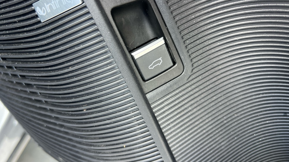 BYD Seal U 1.5 DM-i Comfort 5dr Auto Estate - Image 40