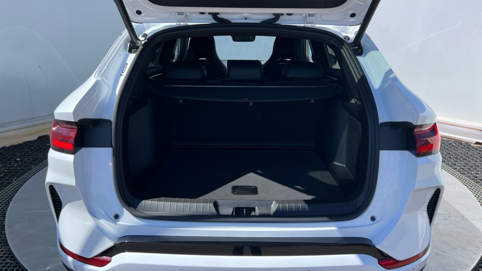 BYD Seal U 1.5 DM-i Comfort 5dr Auto Estate - Image 4