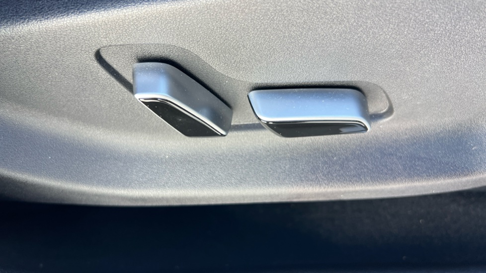 BYD Seal U 1.5 DM-i Comfort 5dr Auto Estate - Image 41