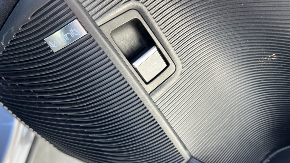 BYD Seal U 1.5 DM-i Comfort 5dr Auto Estate - Image 41