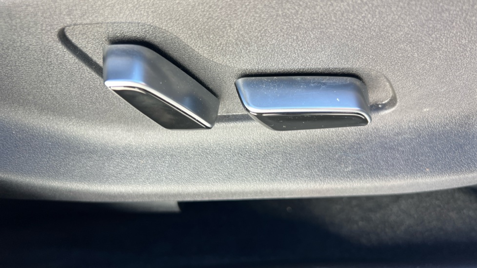 BYD Seal U 1.5 DM-i Comfort 5dr Auto Estate - Image 42