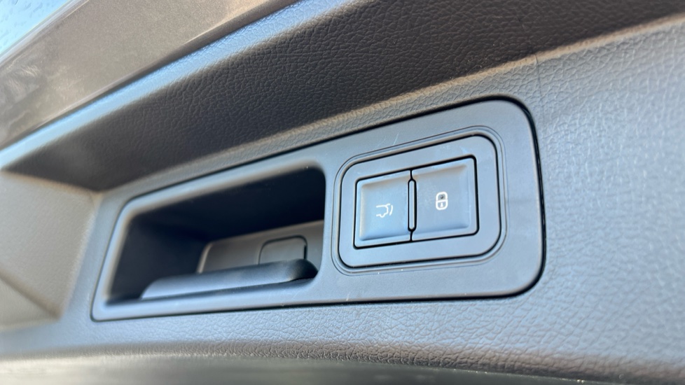 BYD Seal U 1.5 DM-i Comfort 5dr Auto Estate - Image 43