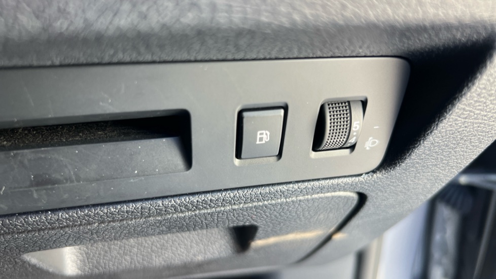 BYD Seal U 1.5 DM-i Comfort 5dr Auto Estate - Image 37